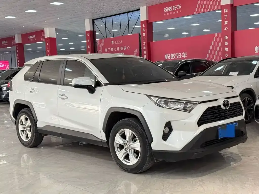 Toyota RAV4 2023 из CN, фото 4
