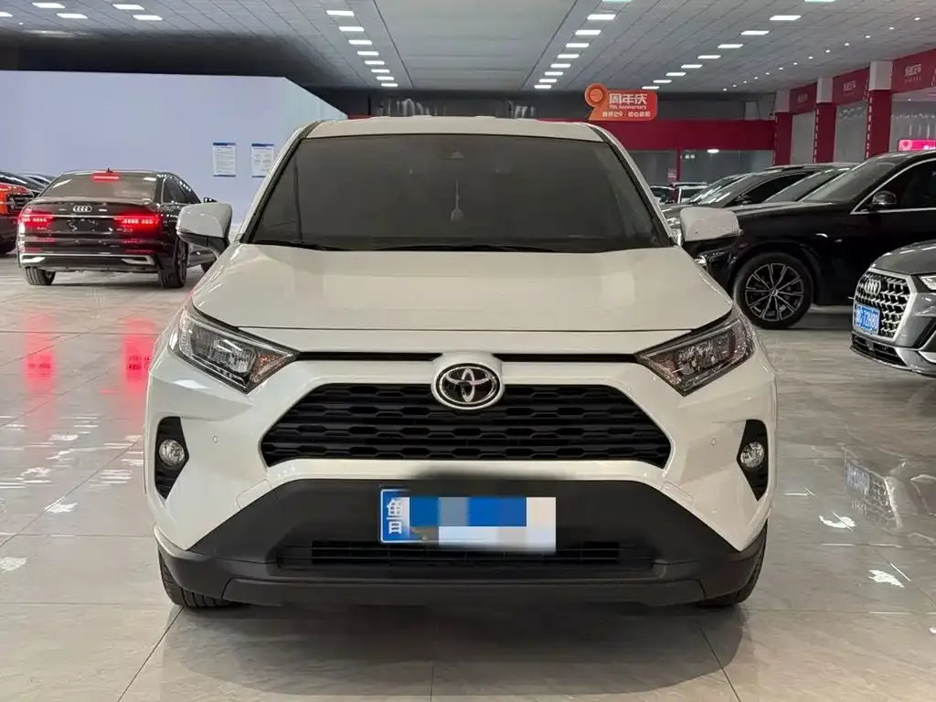 Toyota RAV4 2023 из CN, фото 5