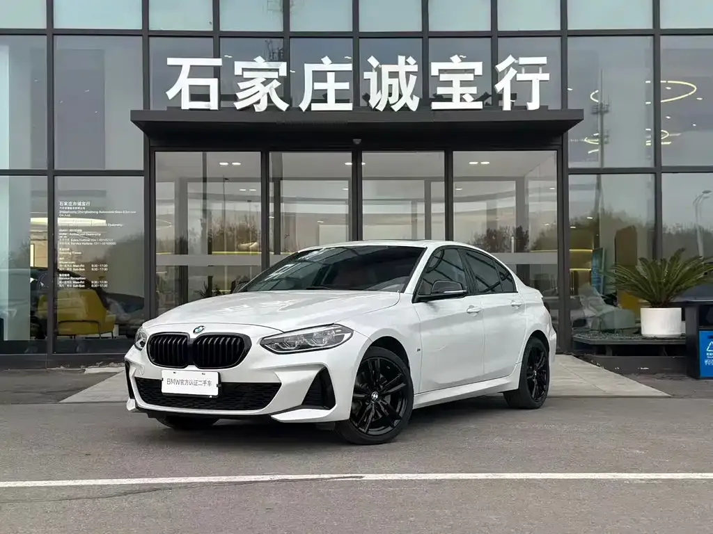 BMW 1 Series 2023 из CN, фото 1
