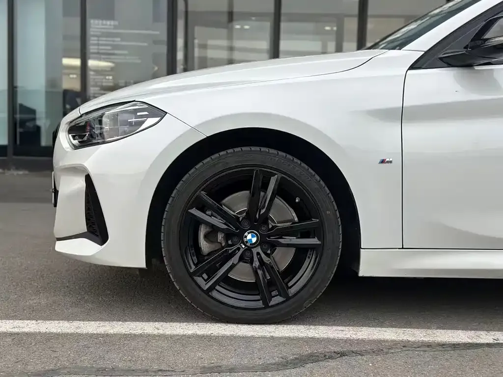 BMW 1 Series 2023 из CN, фото 4
