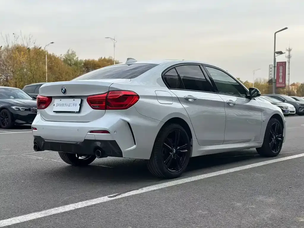 BMW 1 Series 2023 из CN, фото 7