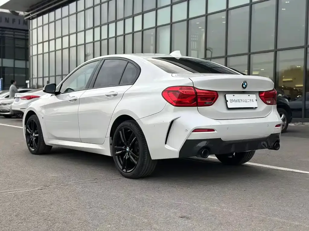 BMW 1 Series 2023 из CN, фото 8