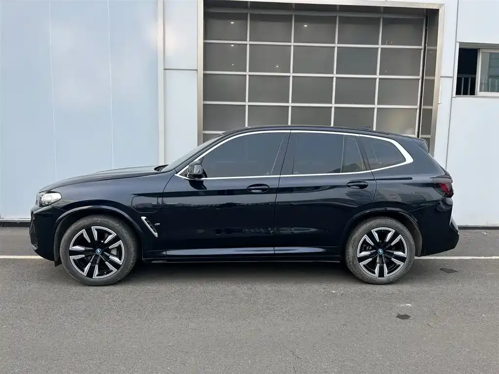 BMW iX3 2024 из CN, фото 5