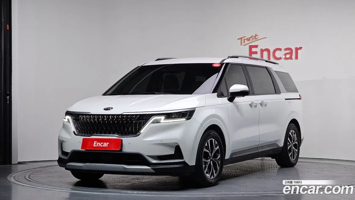 Kia Carnival — фото 1