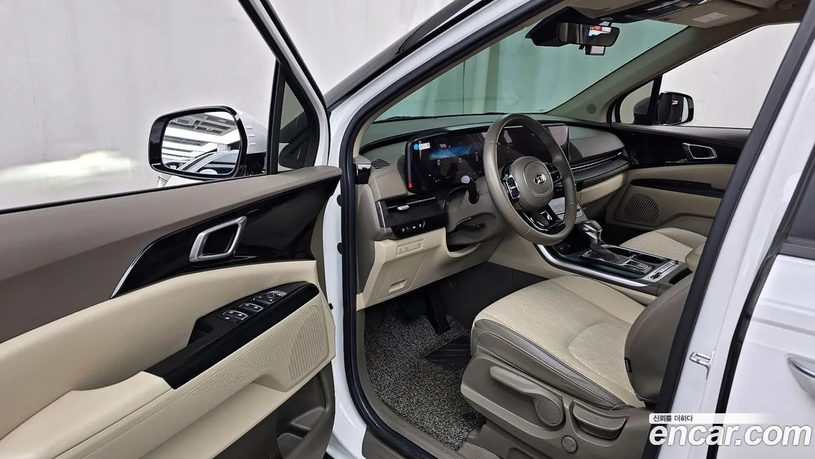 Kia Carnival — фото 10