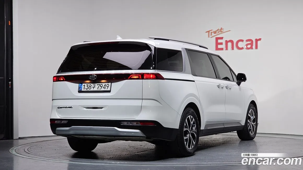 Kia Carnival — фото 2
