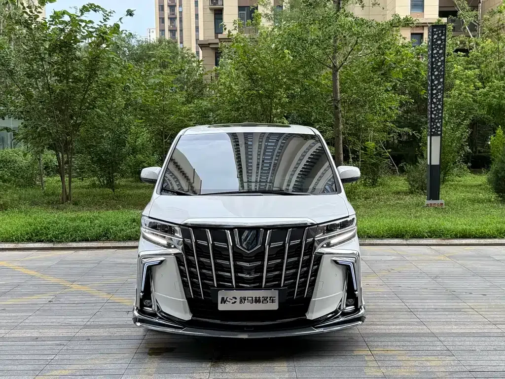 Toyota Alphard — фото 2