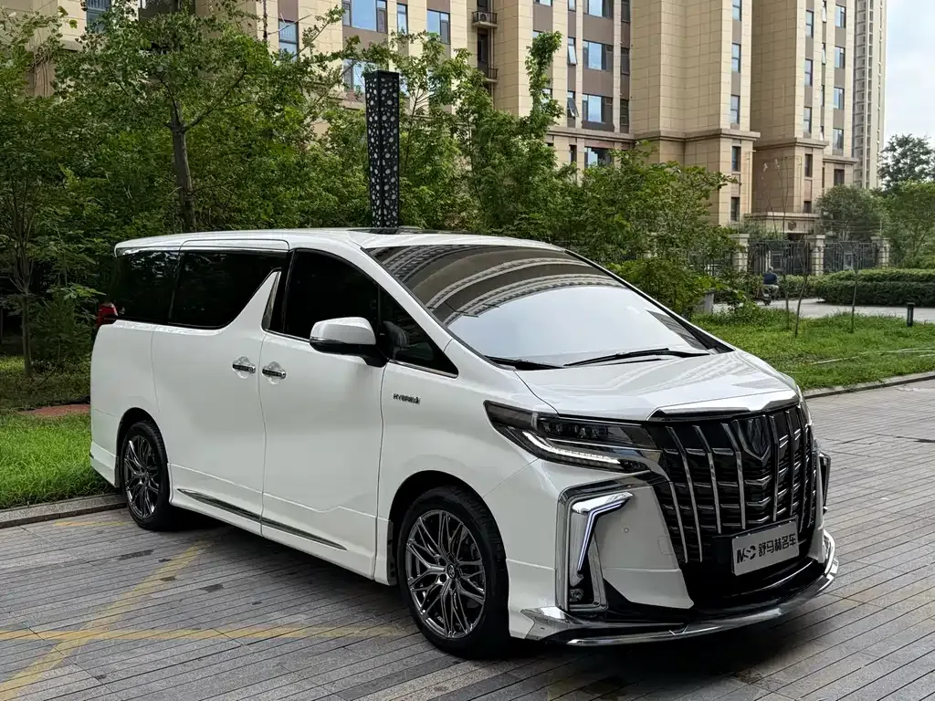 Toyota Alphard — фото 3