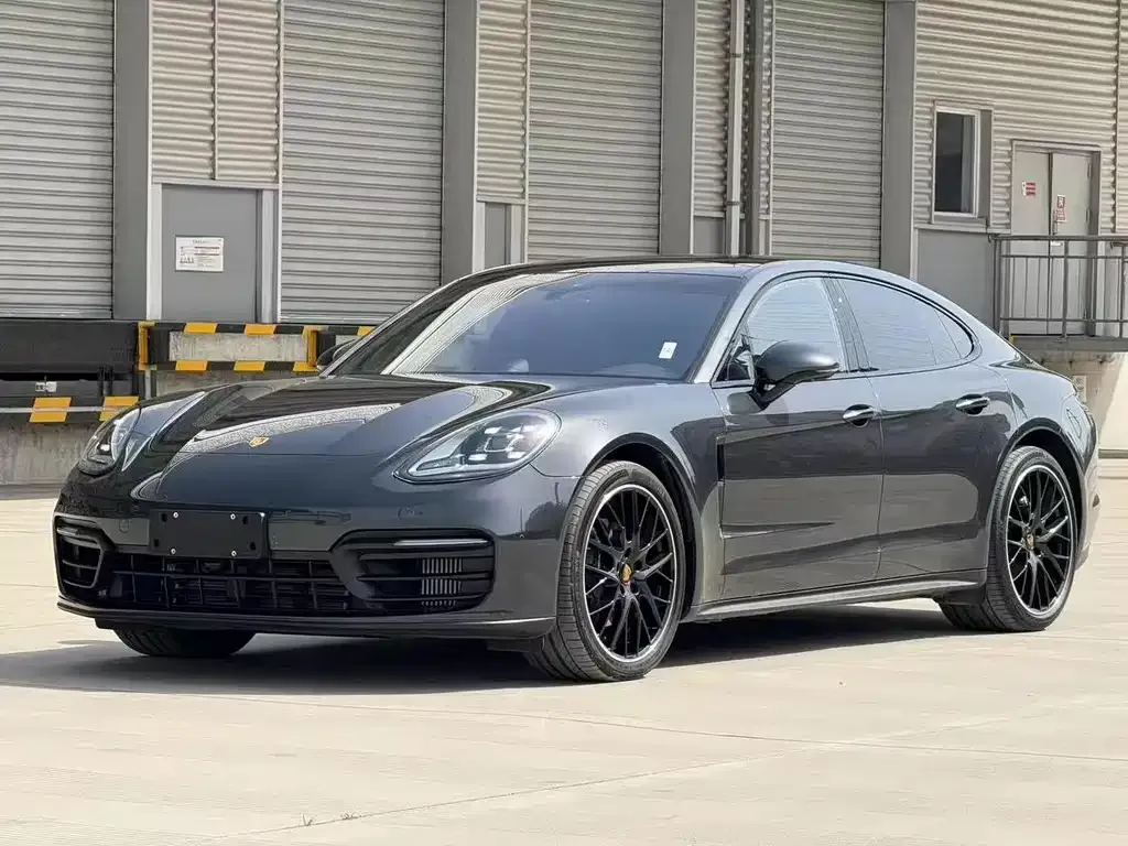 Porsche Panamera — фото 1