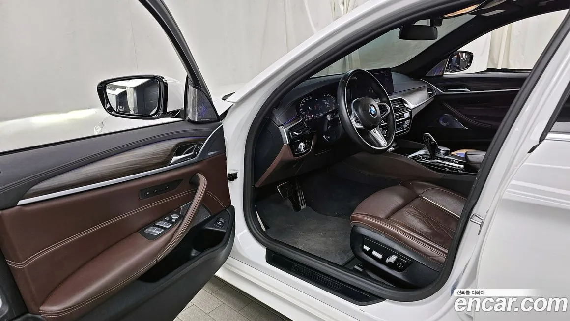 BMW 5-Series — фото 10