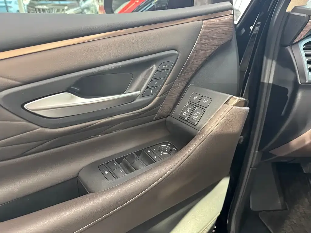 Toyota Vellfire 2024 из CN, фото 8