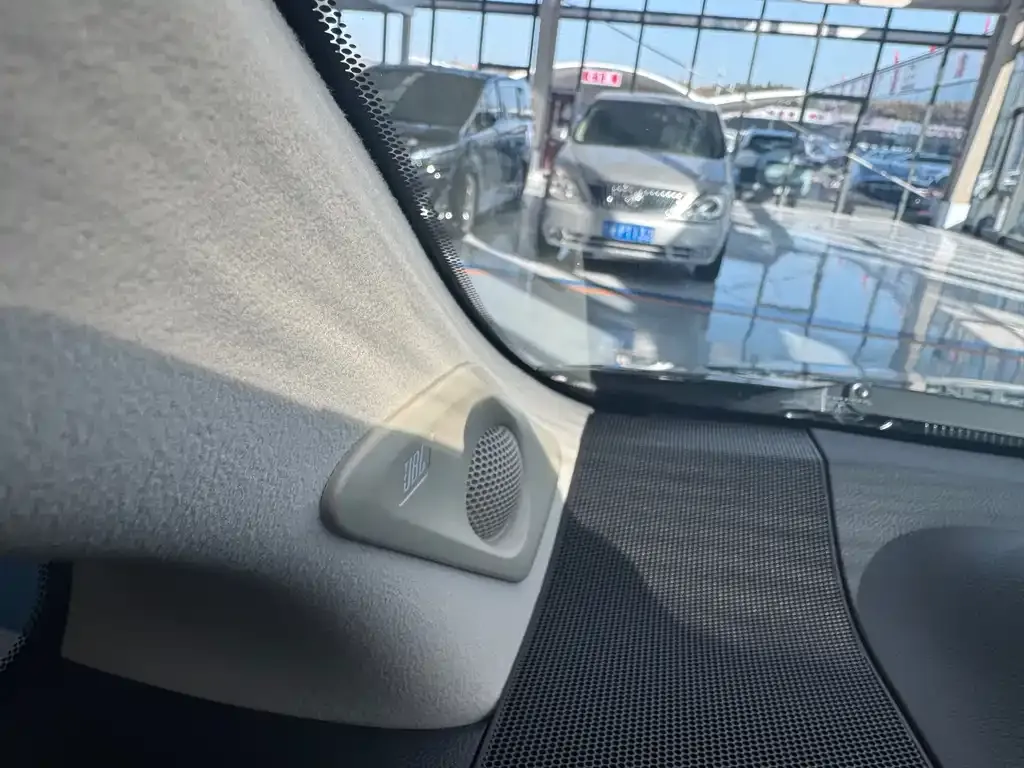 Toyota Vellfire 2024 из CN, фото 9