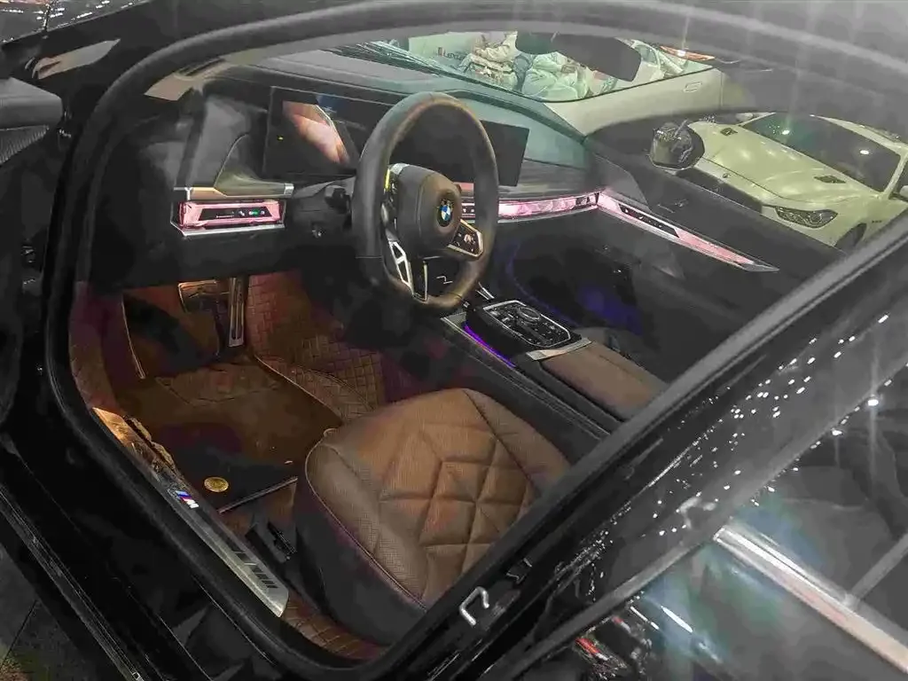 BMW 7 Series 2024 из CN, фото 5