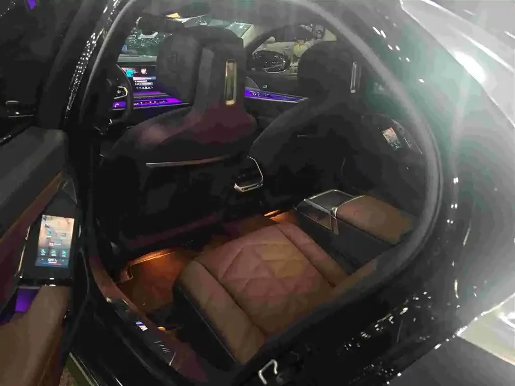 BMW 7 Series 2024 из CN, фото 7