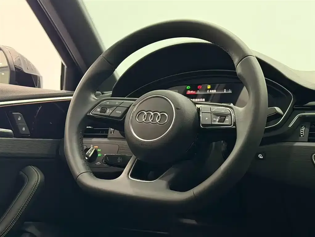 Audi A4L 2023 из CN, фото 7