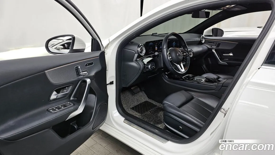Mercedes-Benz A-Class — фото 10
