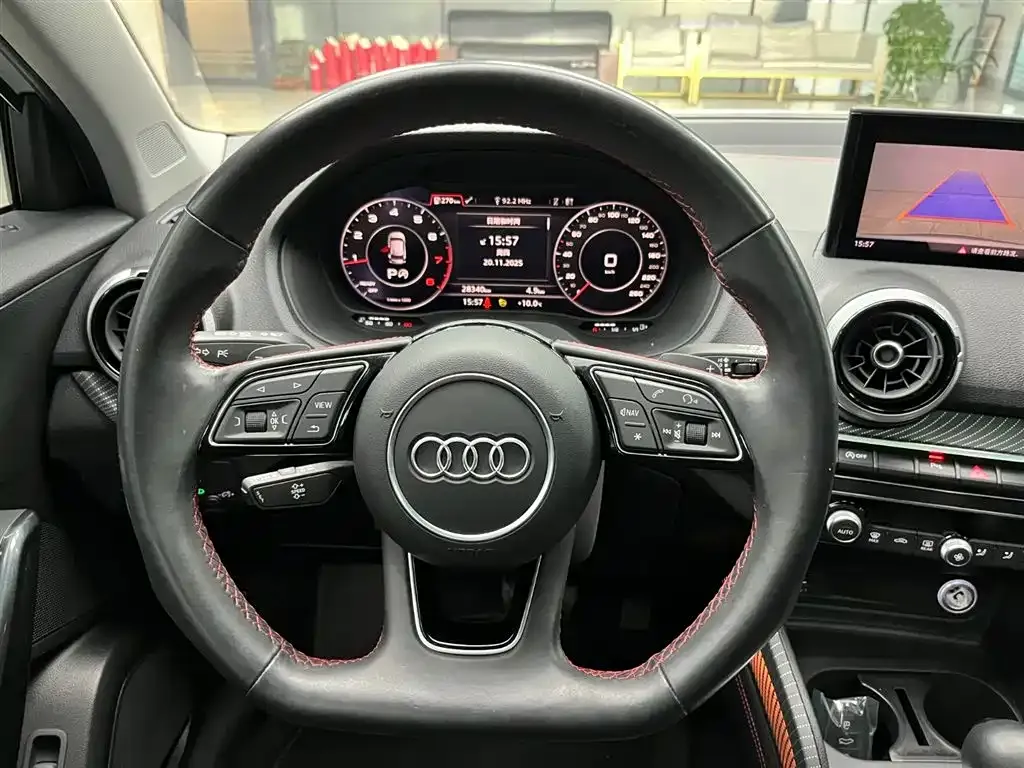 Audi Q2L 2023 из CN, фото 3