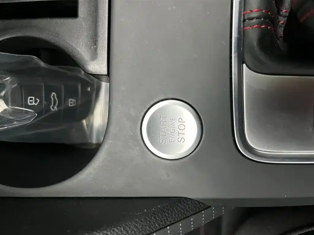 Audi Q2L 2023 из CN, фото 4