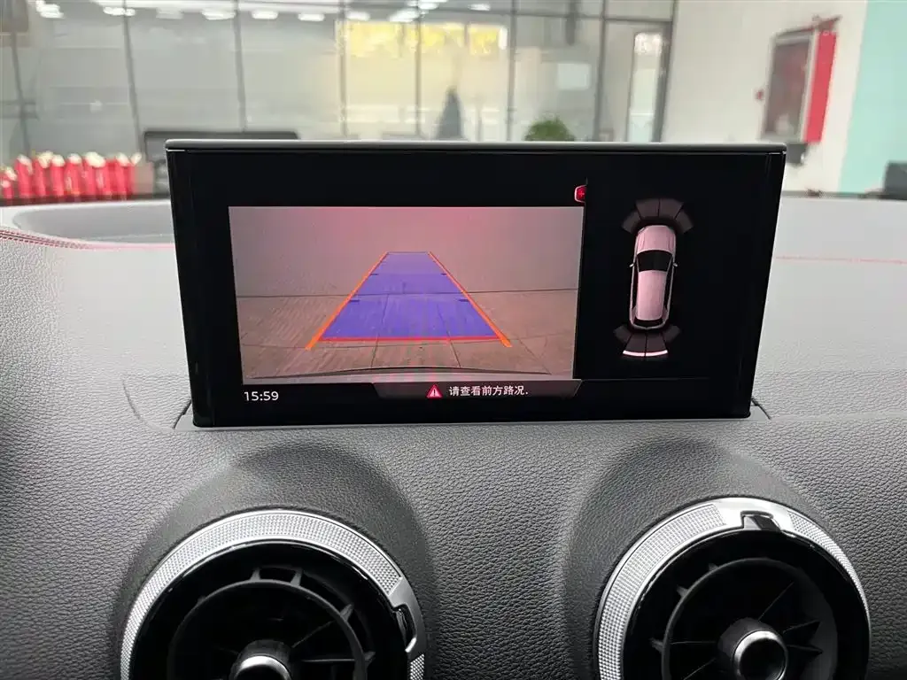 Audi Q2L 2023 из CN, фото 6