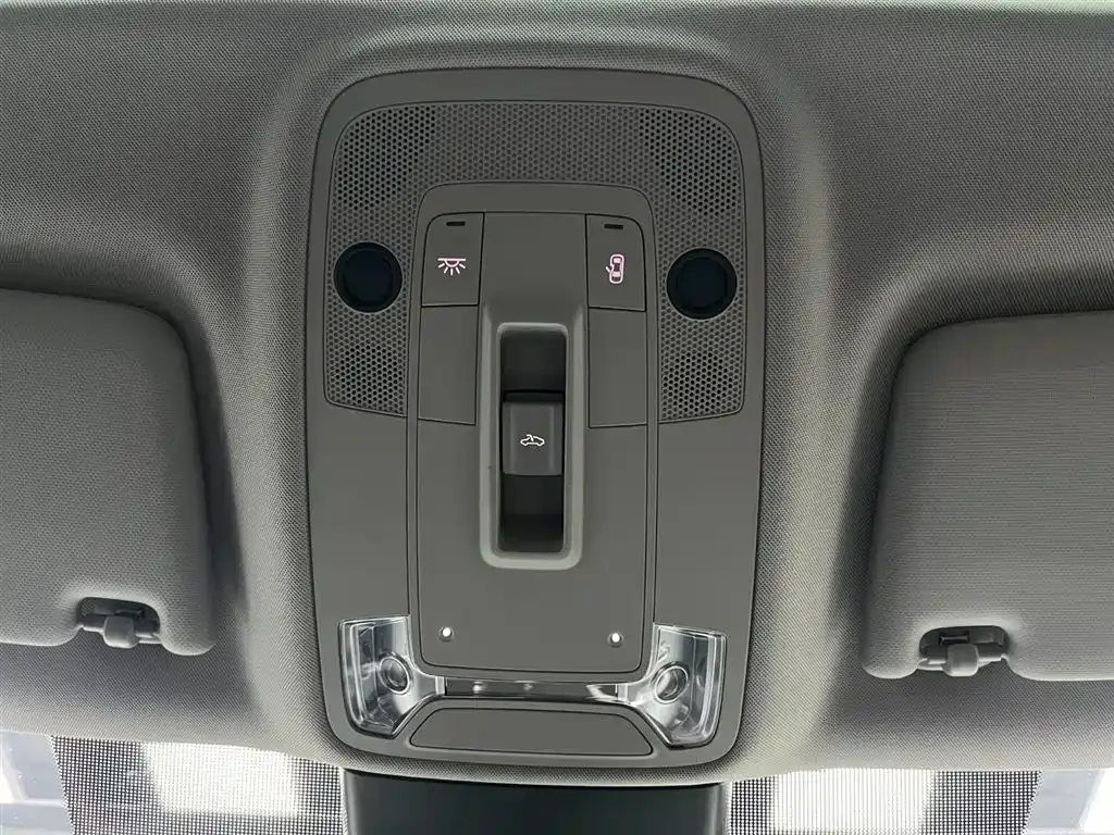 Audi Q2L 2023 из CN, фото 8
