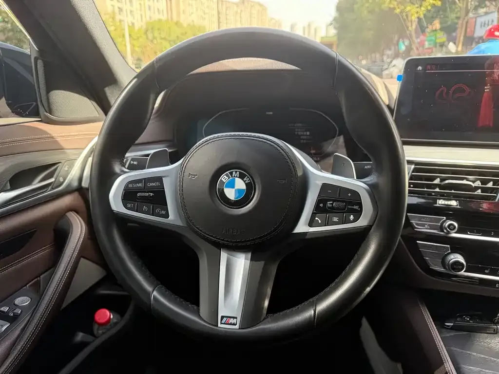 BMW 5 Series — фото 10
