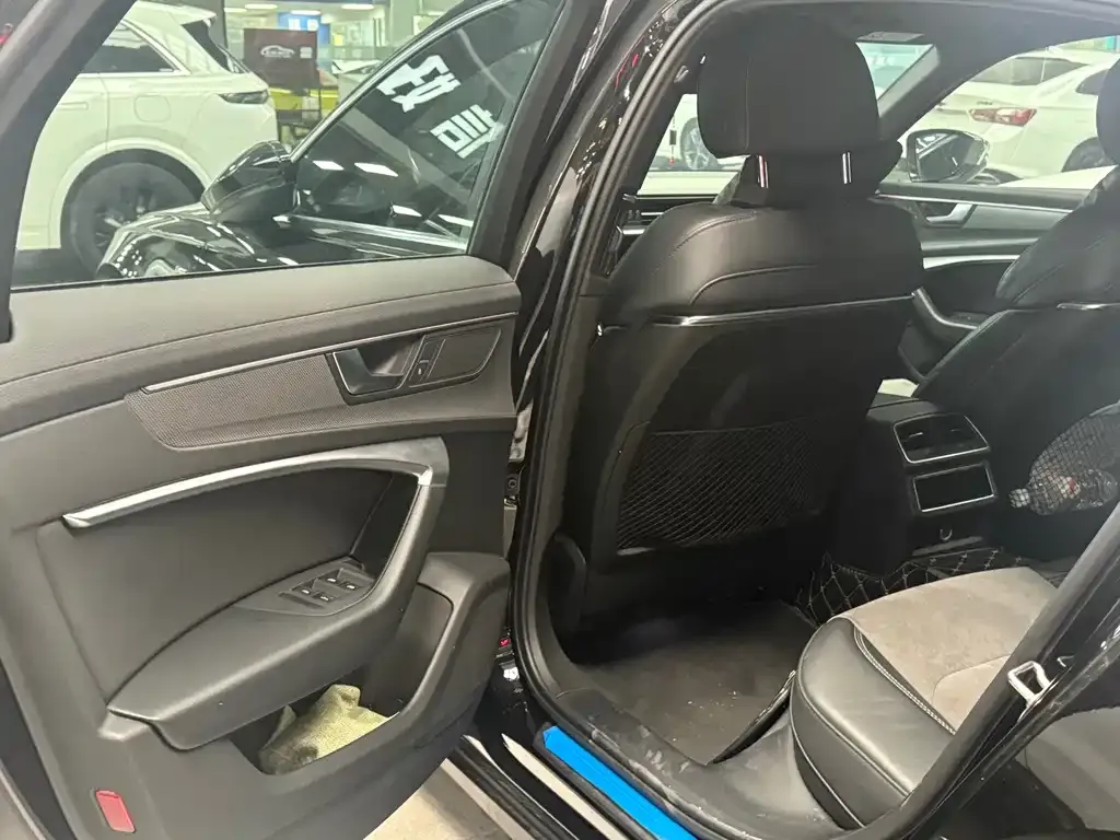 Audi A6L 2022 из CN, фото 10