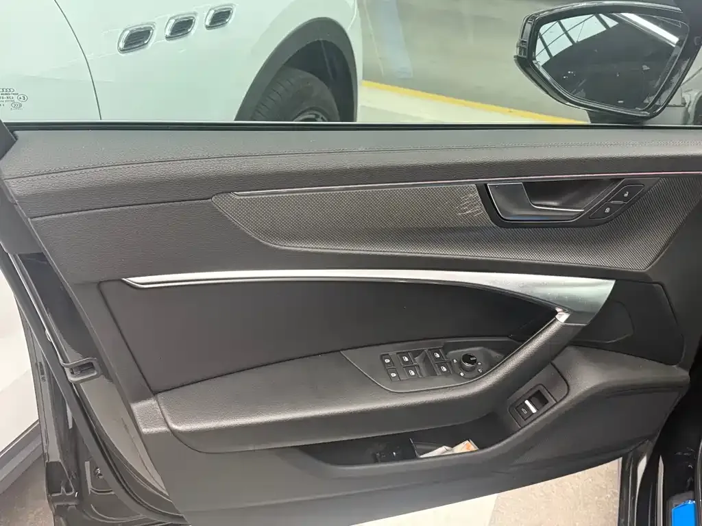Audi A6L 2022 из CN, фото 5