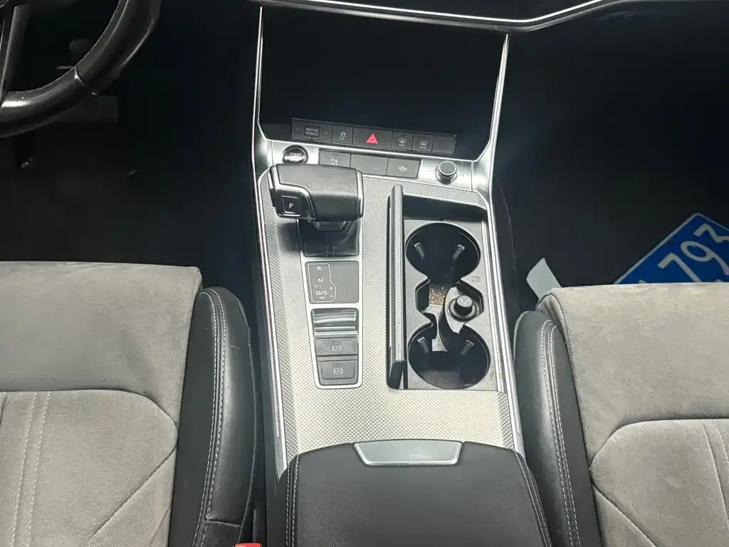 Audi A6L 2022 из CN, фото 9