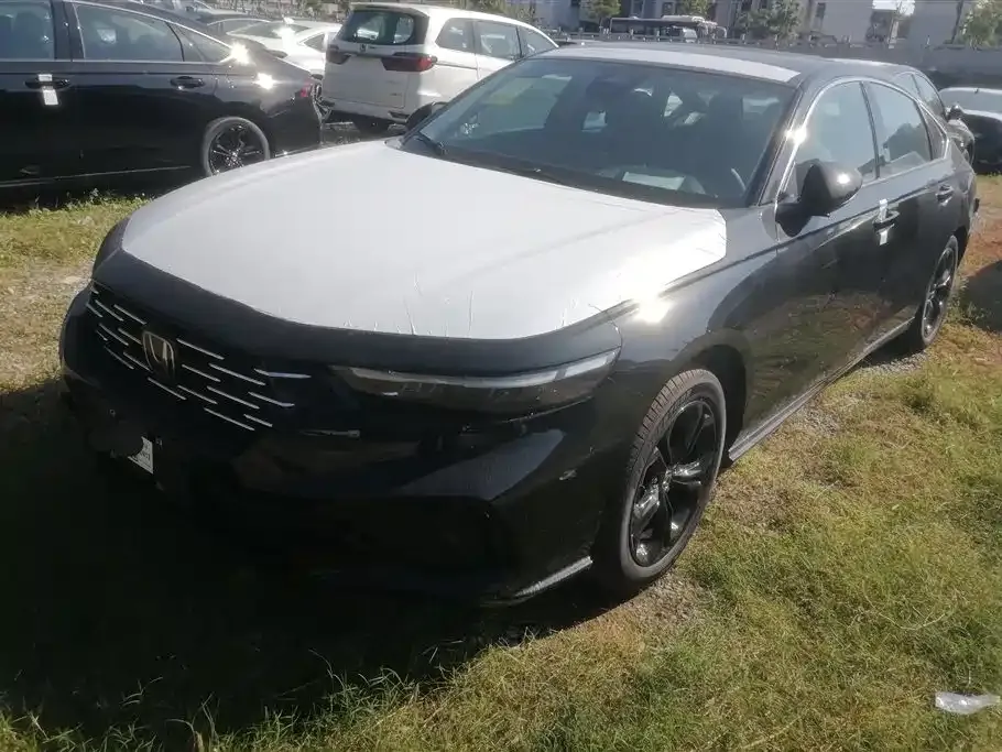 Honda Accord — фото 1