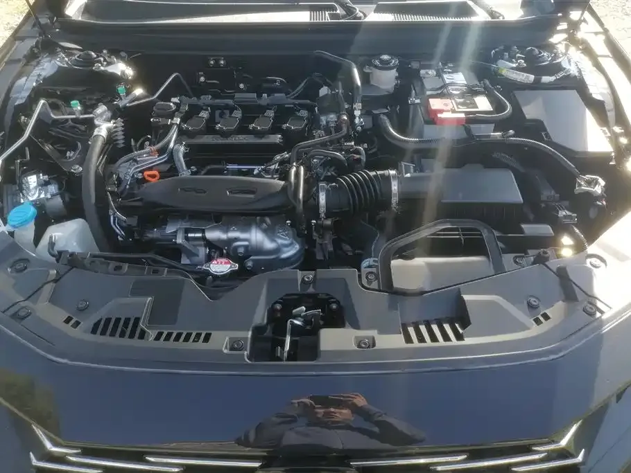 Honda Accord — фото 10
