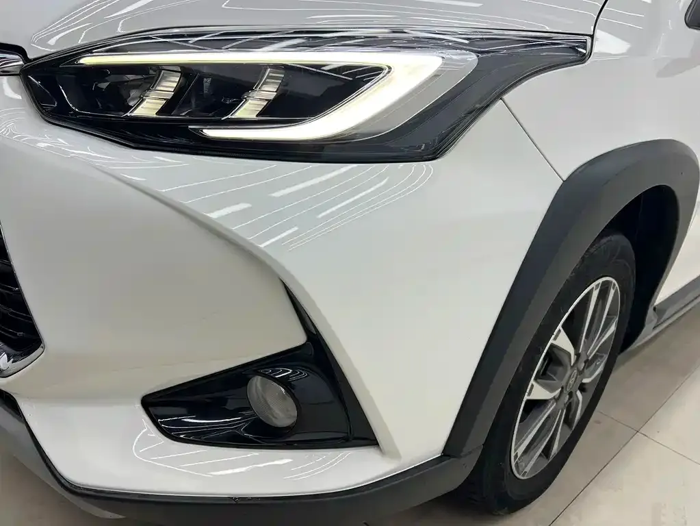 Toyota Yaris L — фото 4