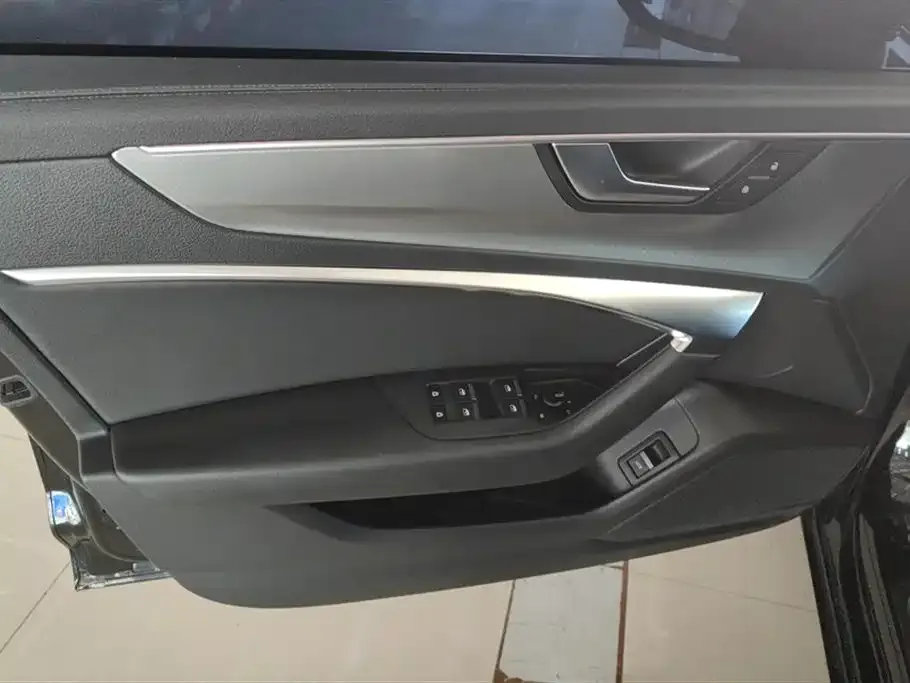 Audi A6L 2021 из CN, фото 7