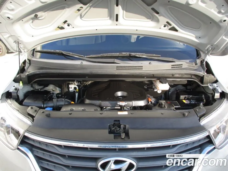 Hyundai Starex — фото 10