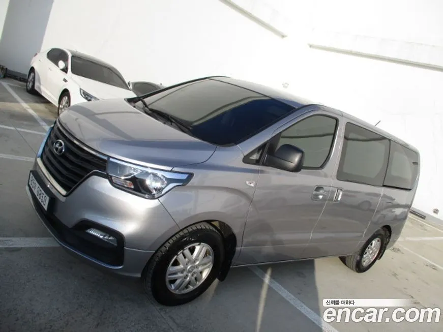 Hyundai Starex — фото 2