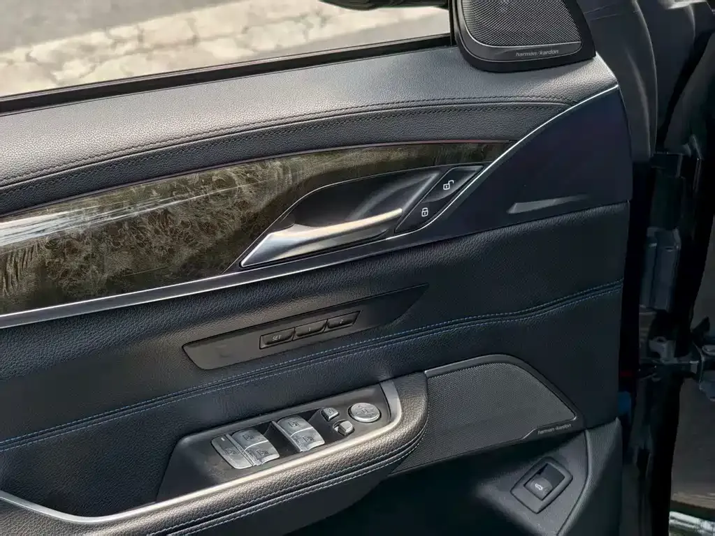 BMW 6 Series GT 2022 из CN, фото 10