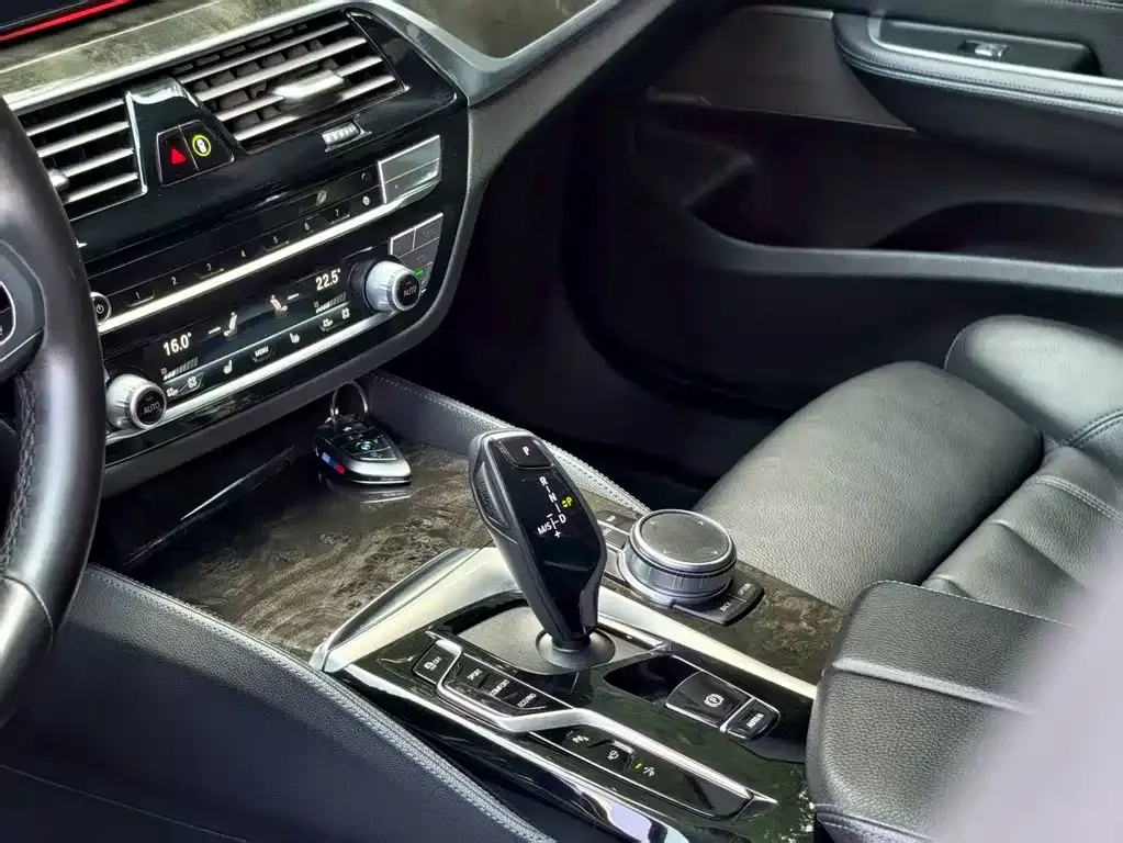 BMW 6 Series GT 2022 из CN, фото 9