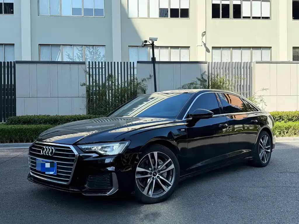 Audi A6L — фото 1