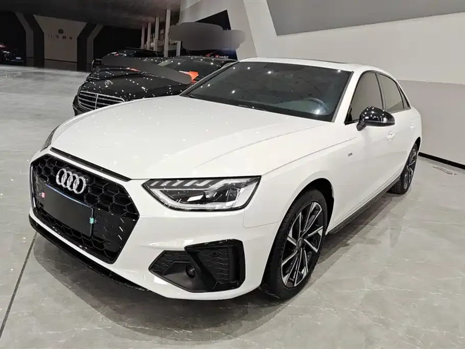 Audi A4L 2023 из CN, фото 1