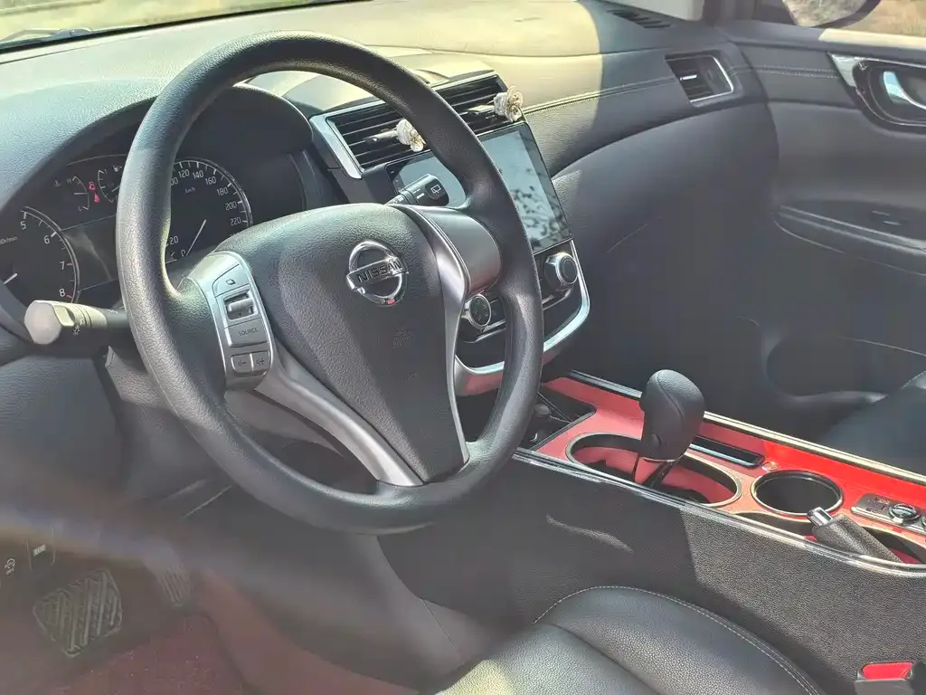 Nissan Tiida 2025 из CN, фото 5