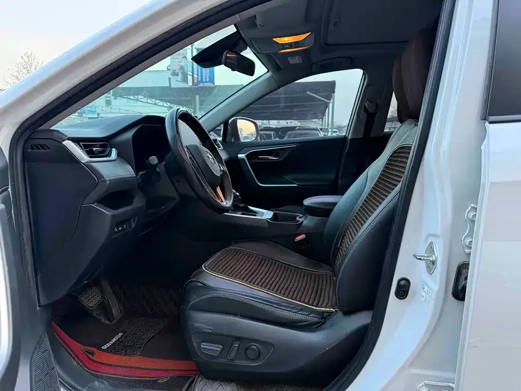 Toyota RAV4 2022 из CN, фото 10