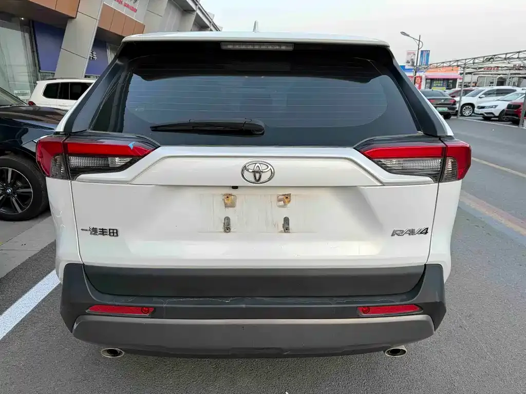 Toyota RAV4 2022 из CN, фото 5