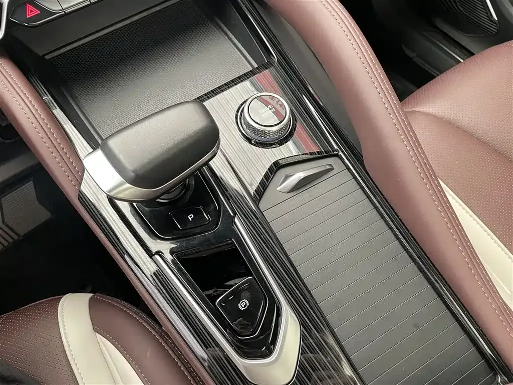 Geely Xingyue L 2021 из CN, фото 9