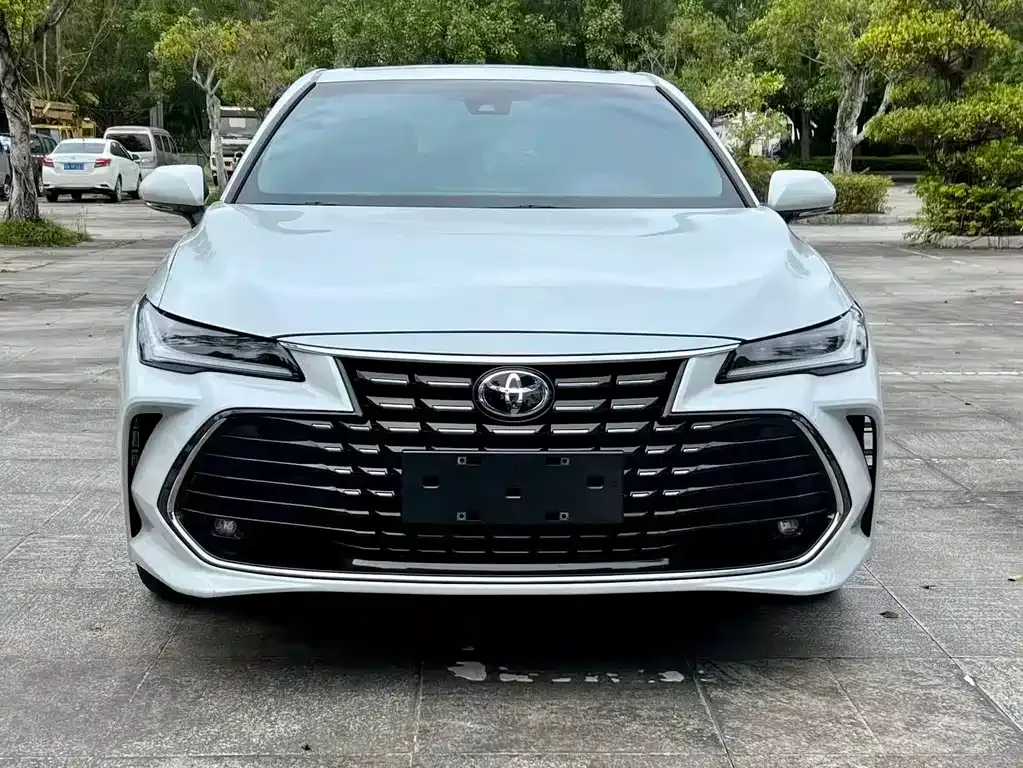 Toyota Avalon 2023 из CN, фото 1