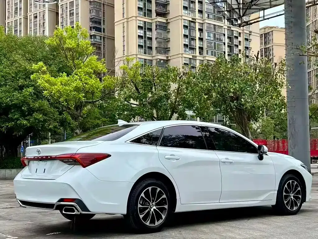 Toyota Avalon 2023 из CN, фото 4