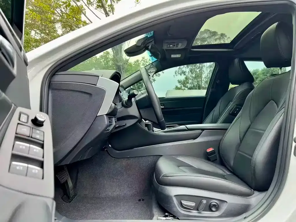 Toyota Avalon 2023 из CN, фото 8