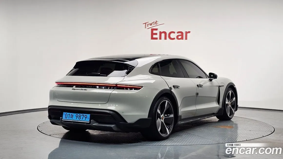 Porsche Taycan 2023 из KR, фото 2