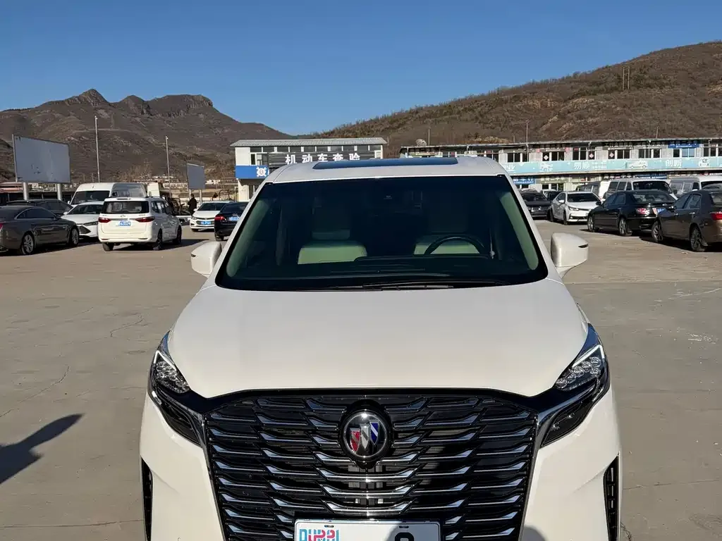 Buick GL8 2024 из CN, фото 2