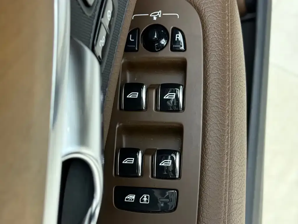 Volvo S90 — фото 10