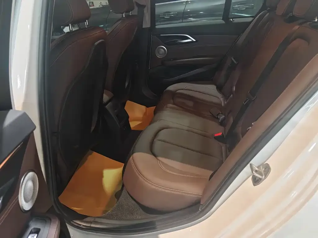 BMW 1 Series 2021 из CN, фото 7