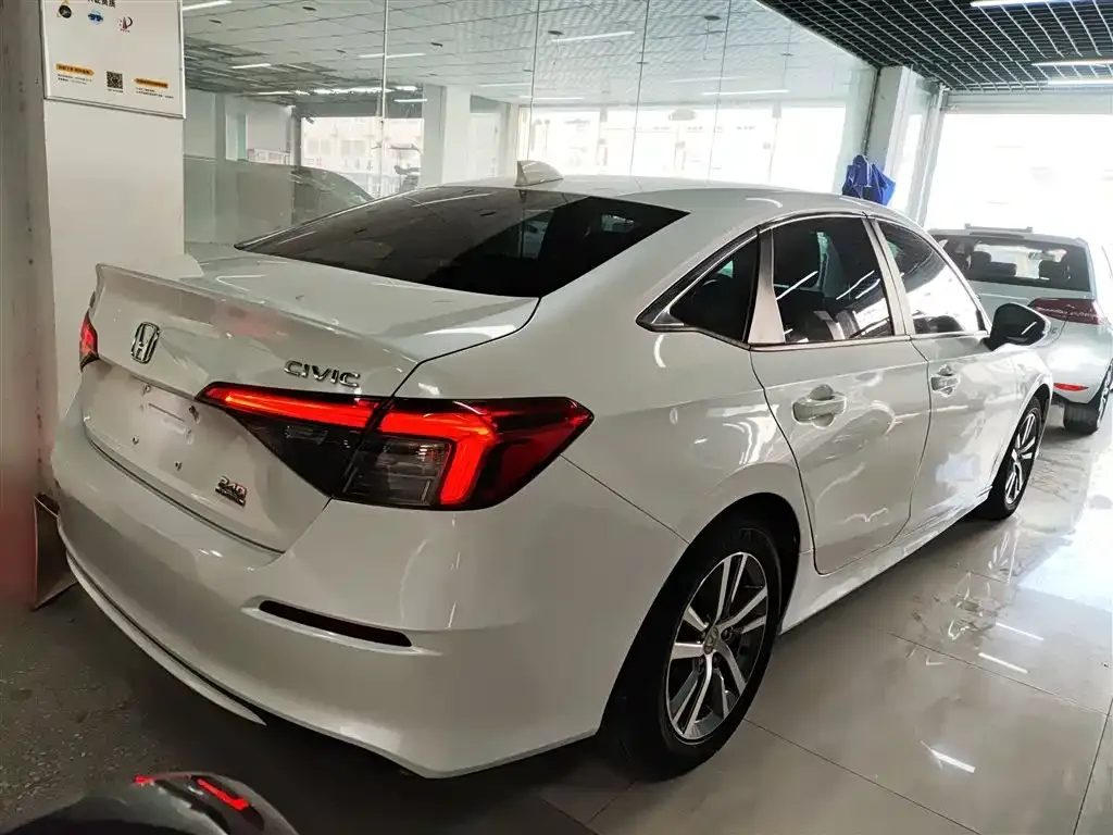Honda Civic — фото 7